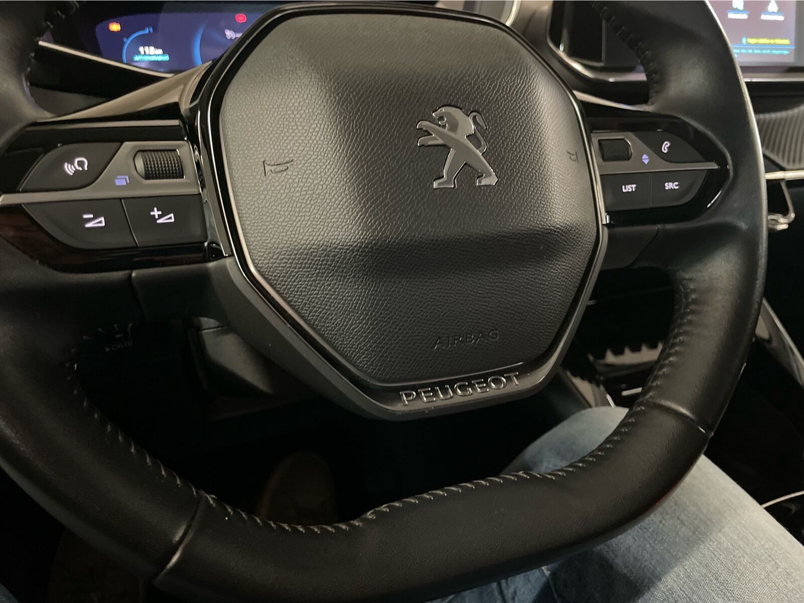 Sort Peugeot e-208 fra 2021