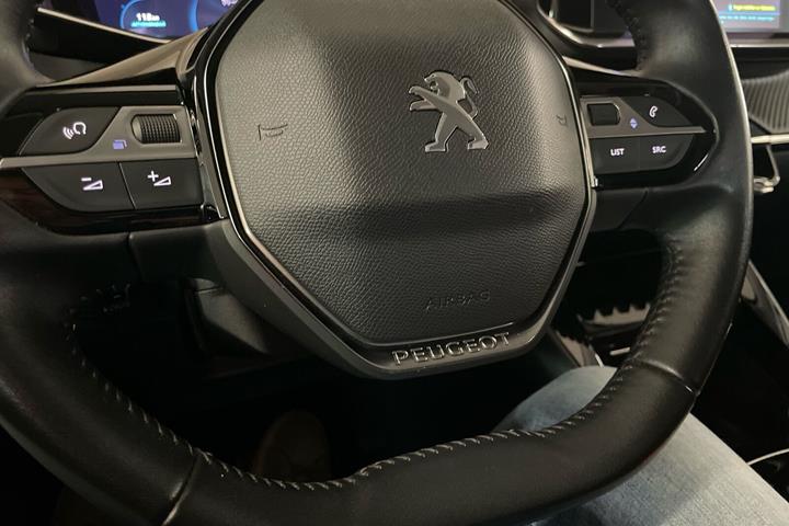 Sort Peugeot e-208 fra 2021