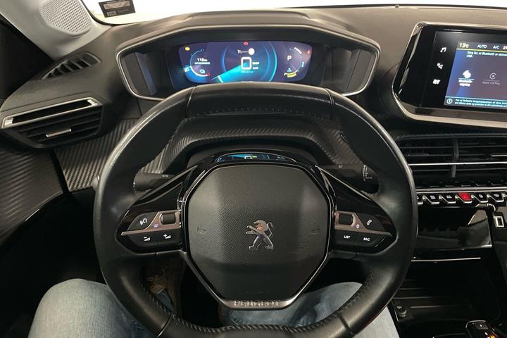 Sort Peugeot e-208 fra 2021