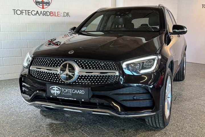 Blå Mercedes GLC300 de fra 2020