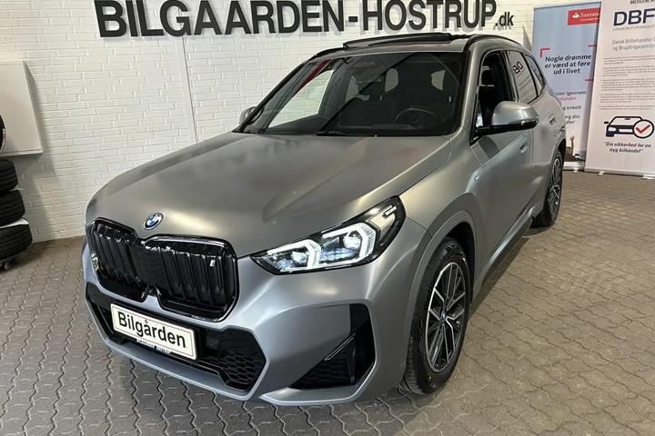Grå BMW iX1 fra 2023