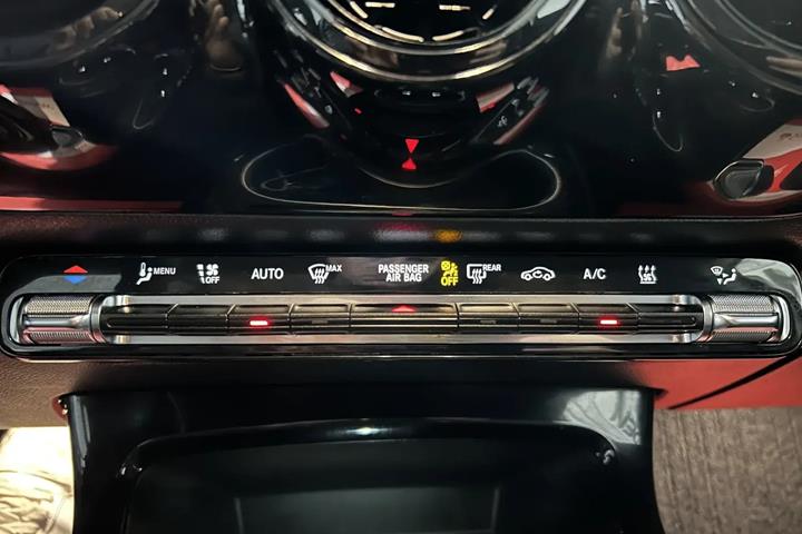 Sort Mercedes A250 e fra 2020
