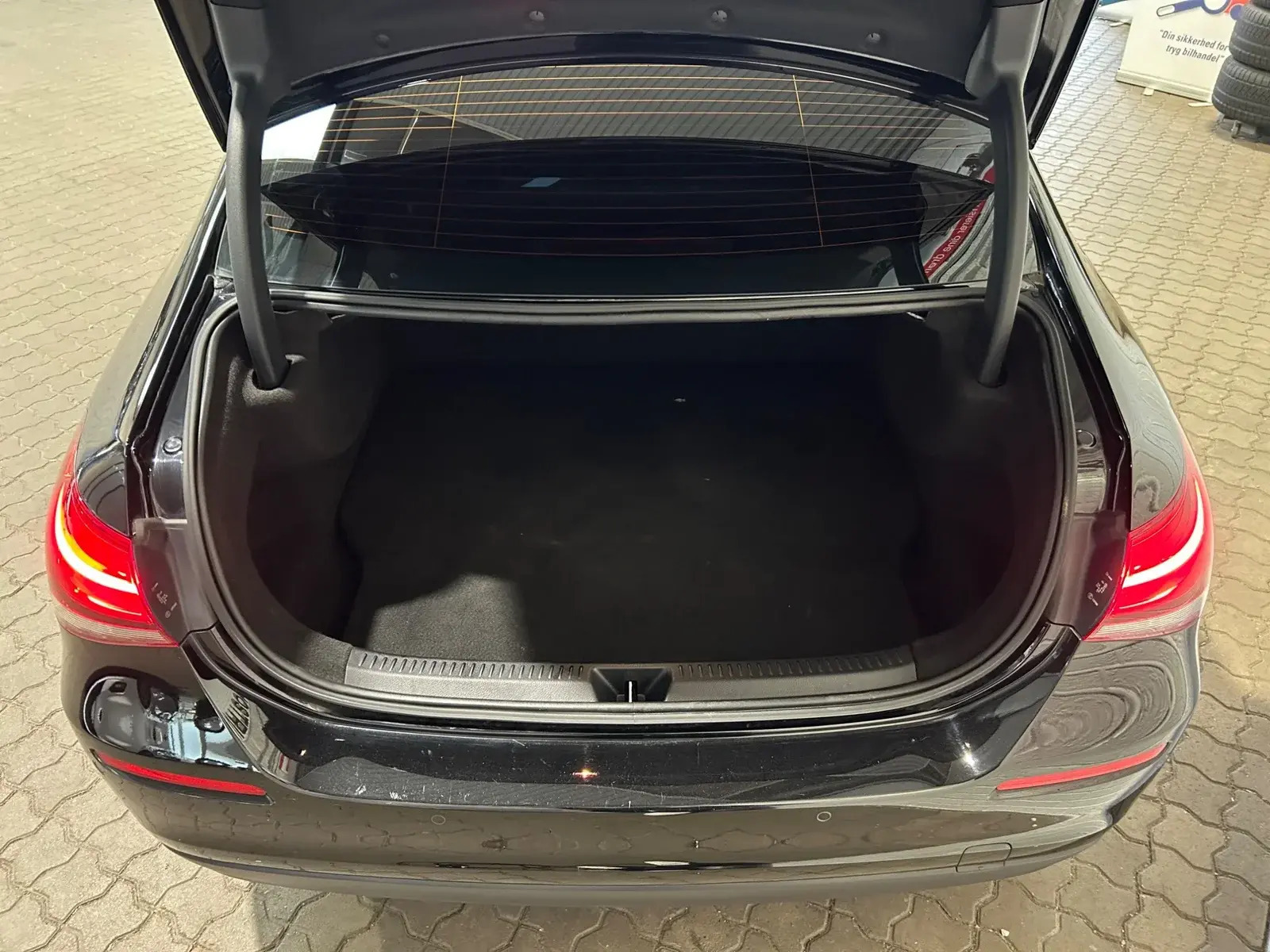 Sort Mercedes A250 e fra 2020