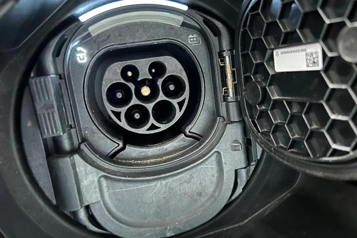 Sort Mercedes A250 e fra 2020