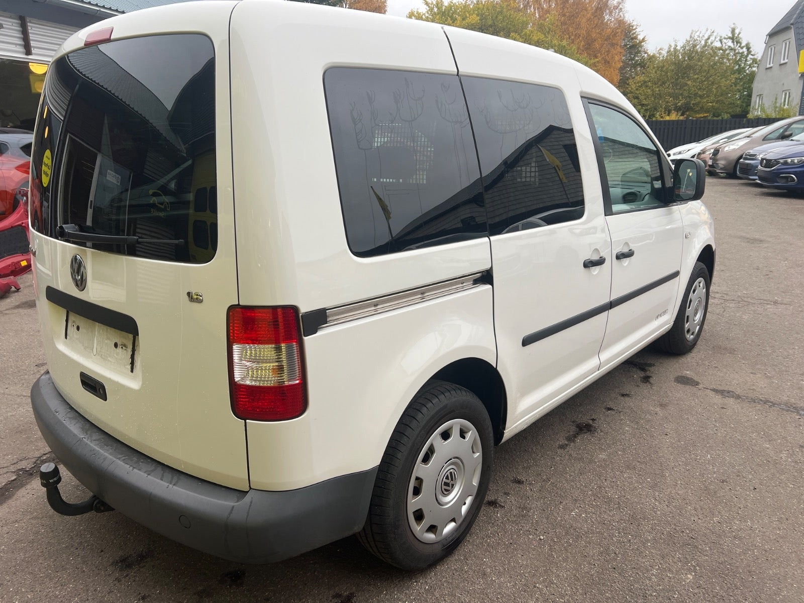 Hvid VW Caddy fra 2006