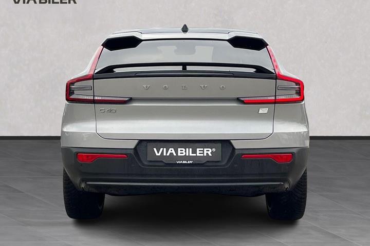 Grå Volvo C40 fra 2023