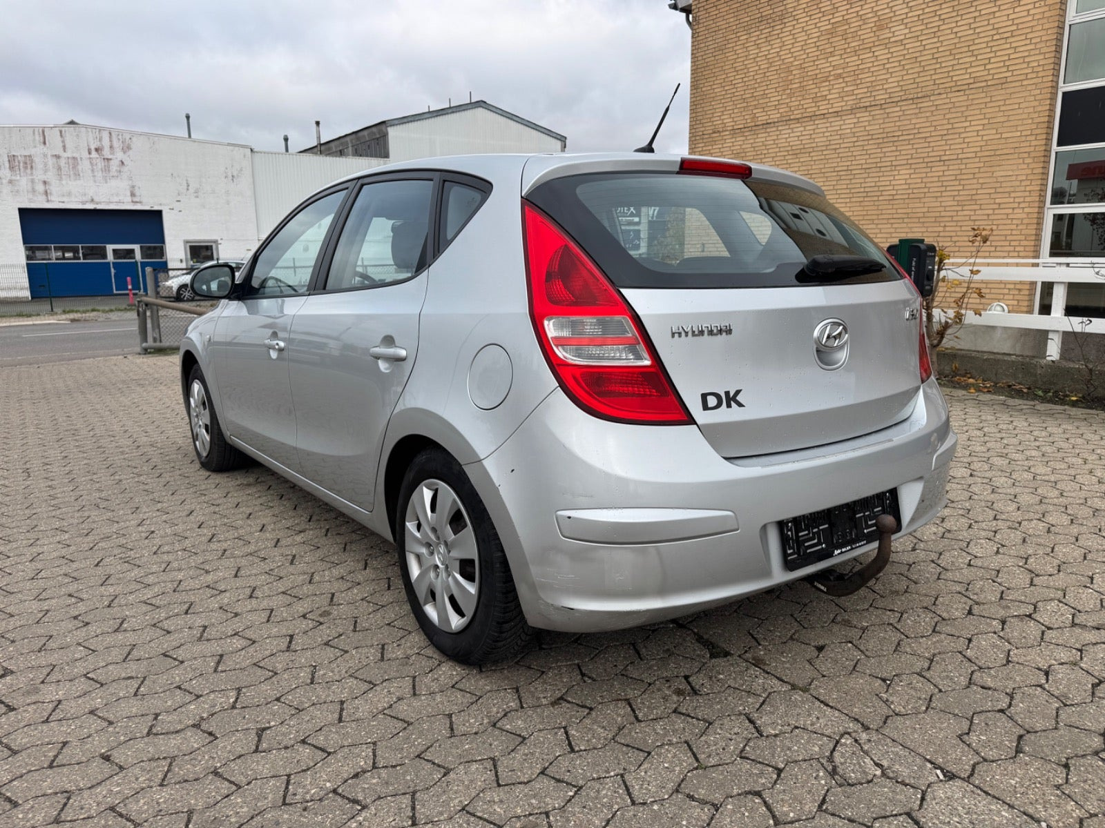 Rød Hyundai i30 fra 2008