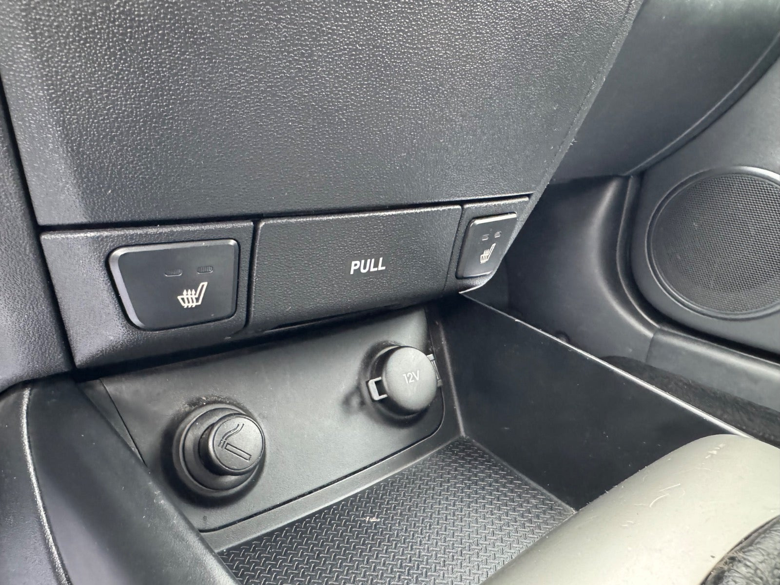 Rød Hyundai i30 fra 2008