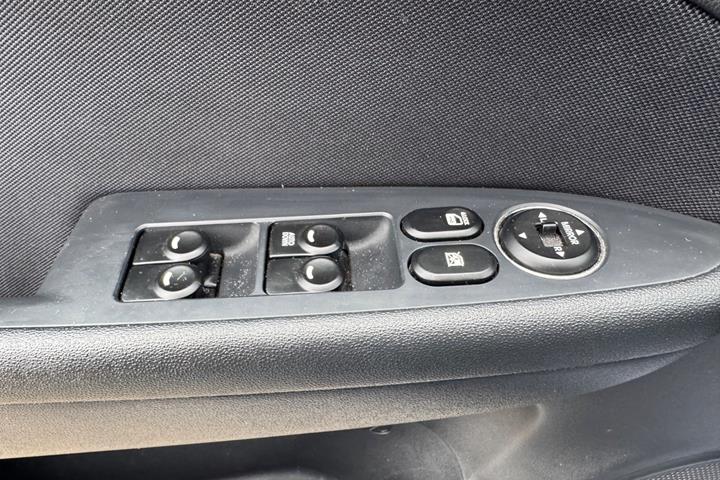 Rød Hyundai i30 fra 2008