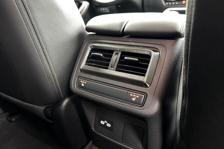 Grå Mazda CX-60 fra 2022
