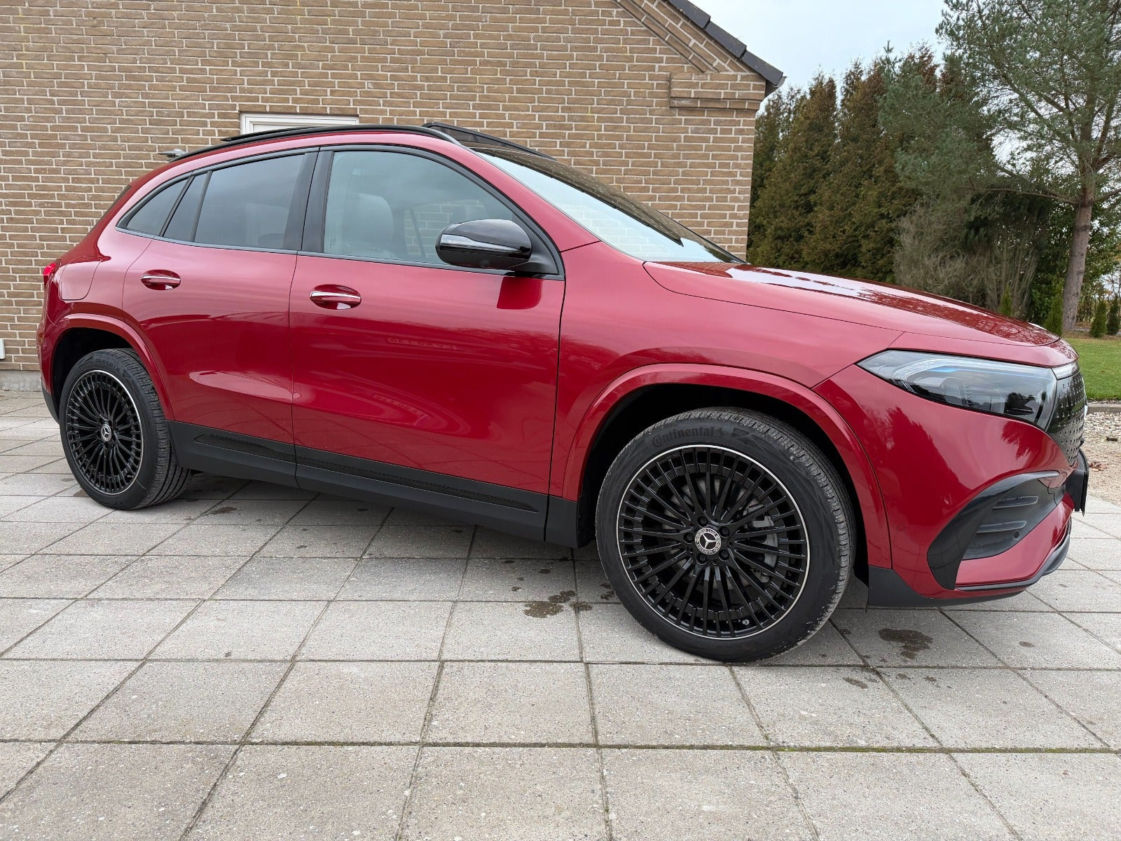 Grå Mercedes EQA250+ fra 2025