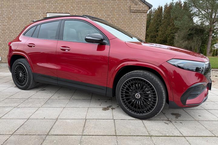 Grå Mercedes EQA250+ fra 2025