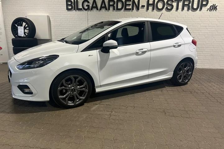 Hvid Ford Fiesta fra 2021