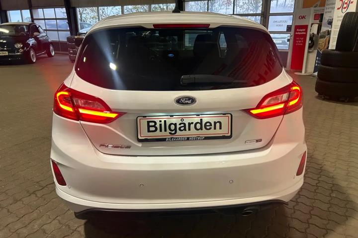 Hvid Ford Fiesta fra 2021