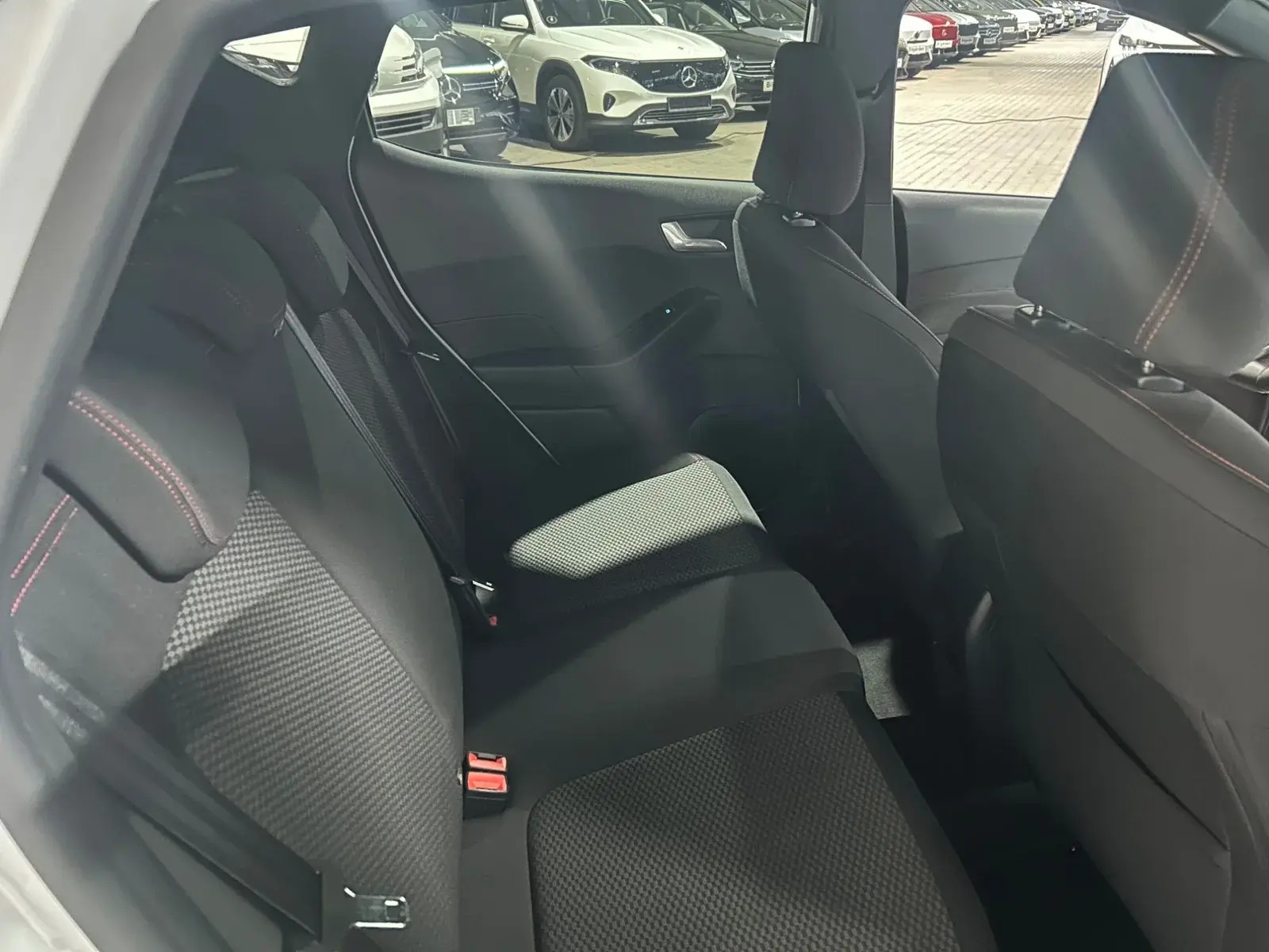 Hvid Ford Fiesta fra 2021