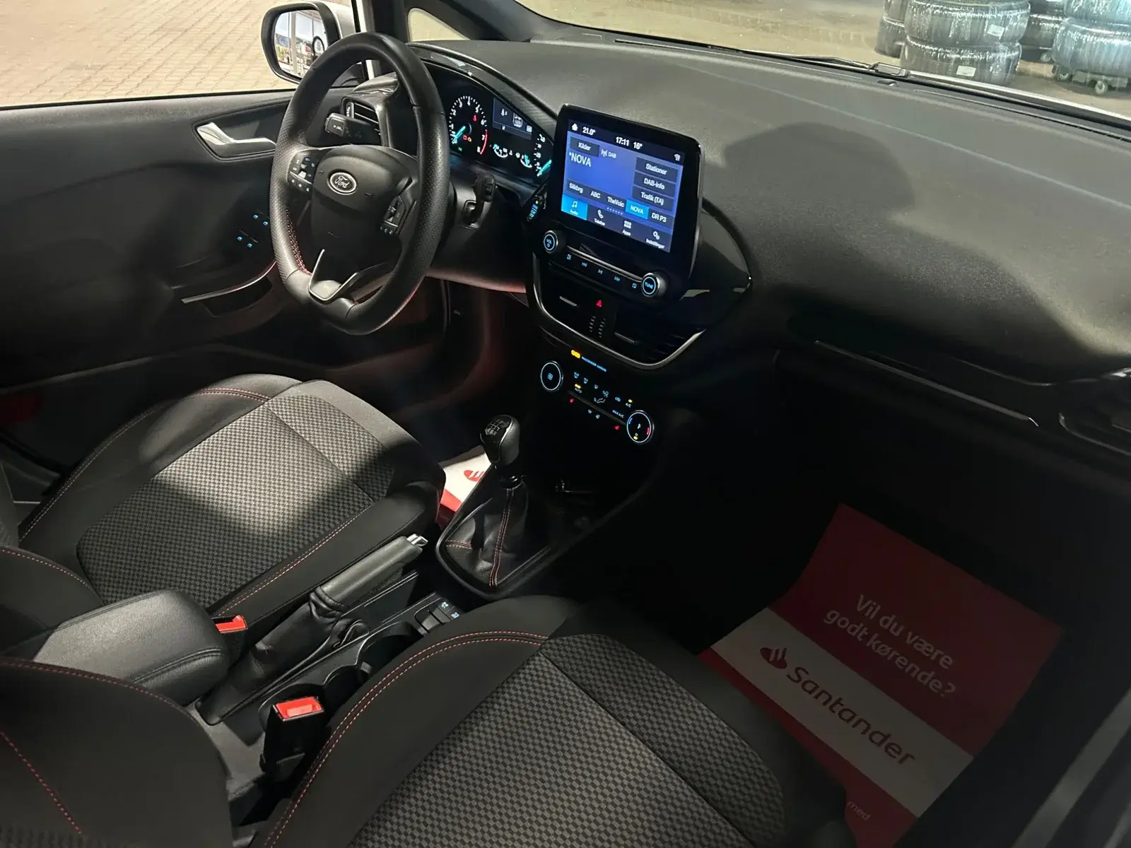 Hvid Ford Fiesta fra 2021