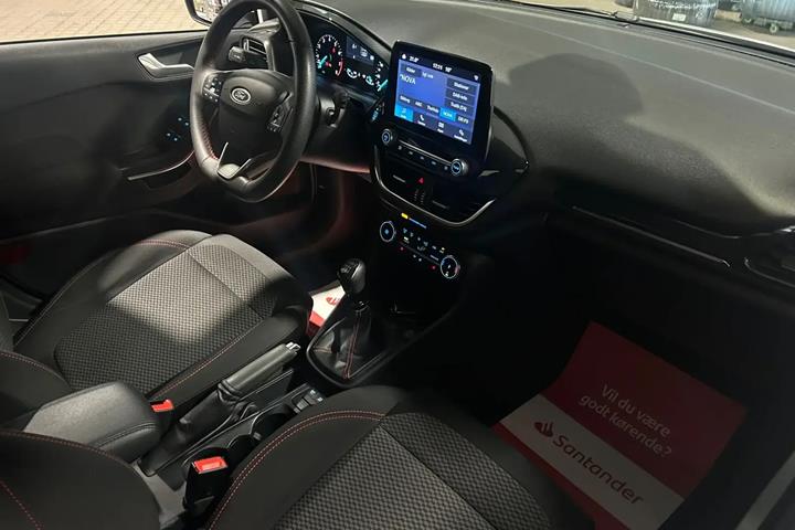 Hvid Ford Fiesta fra 2021