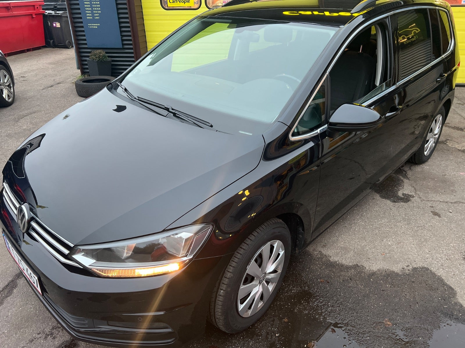 Sort VW Touran fra 2019