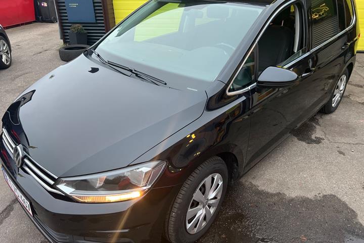 Sort VW Touran fra 2019