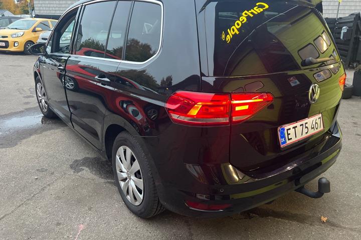 Sort VW Touran fra 2019