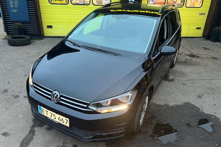 Sort VW Touran fra 2019