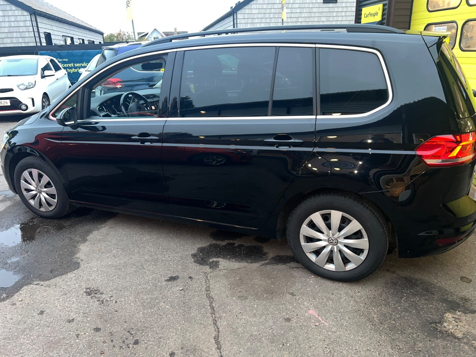 Sort VW Touran fra 2019