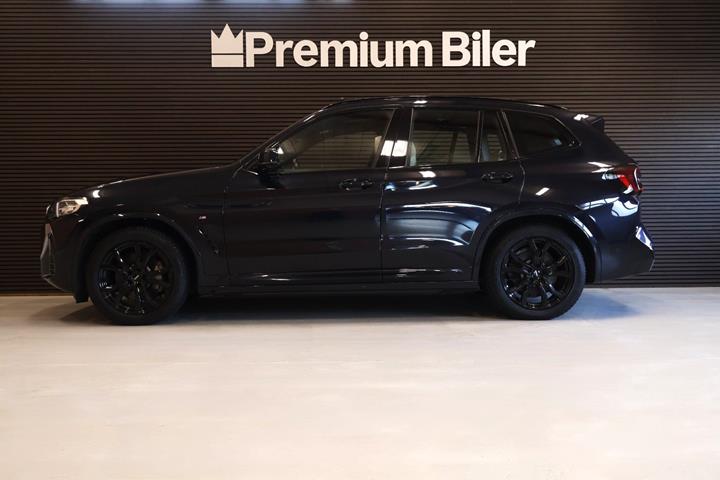 Sort BMW iX3 fra 2023