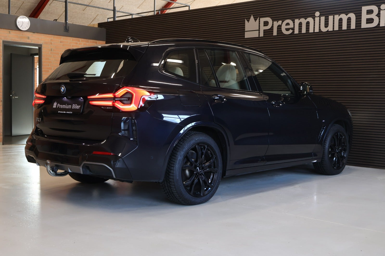 Sort BMW iX3 fra 2023