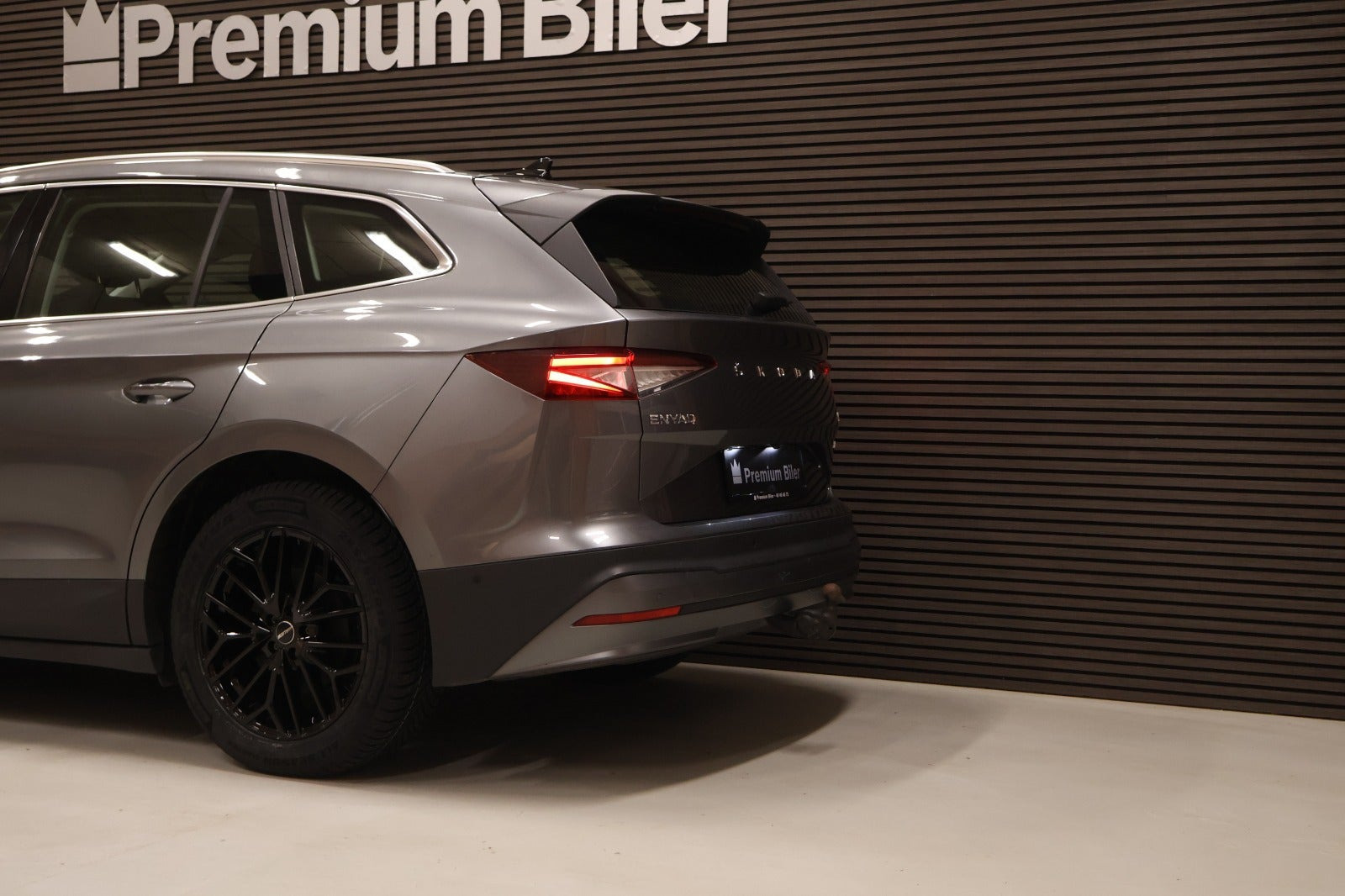 Grå Skoda Enyaq fra 2022