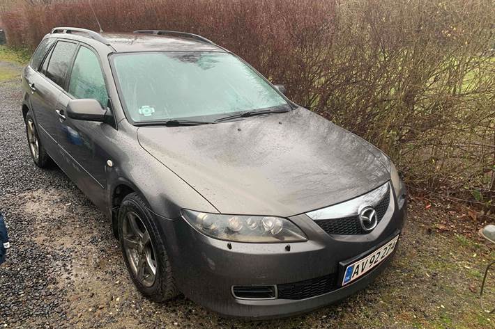 Grå Mazda 6 fra 2005