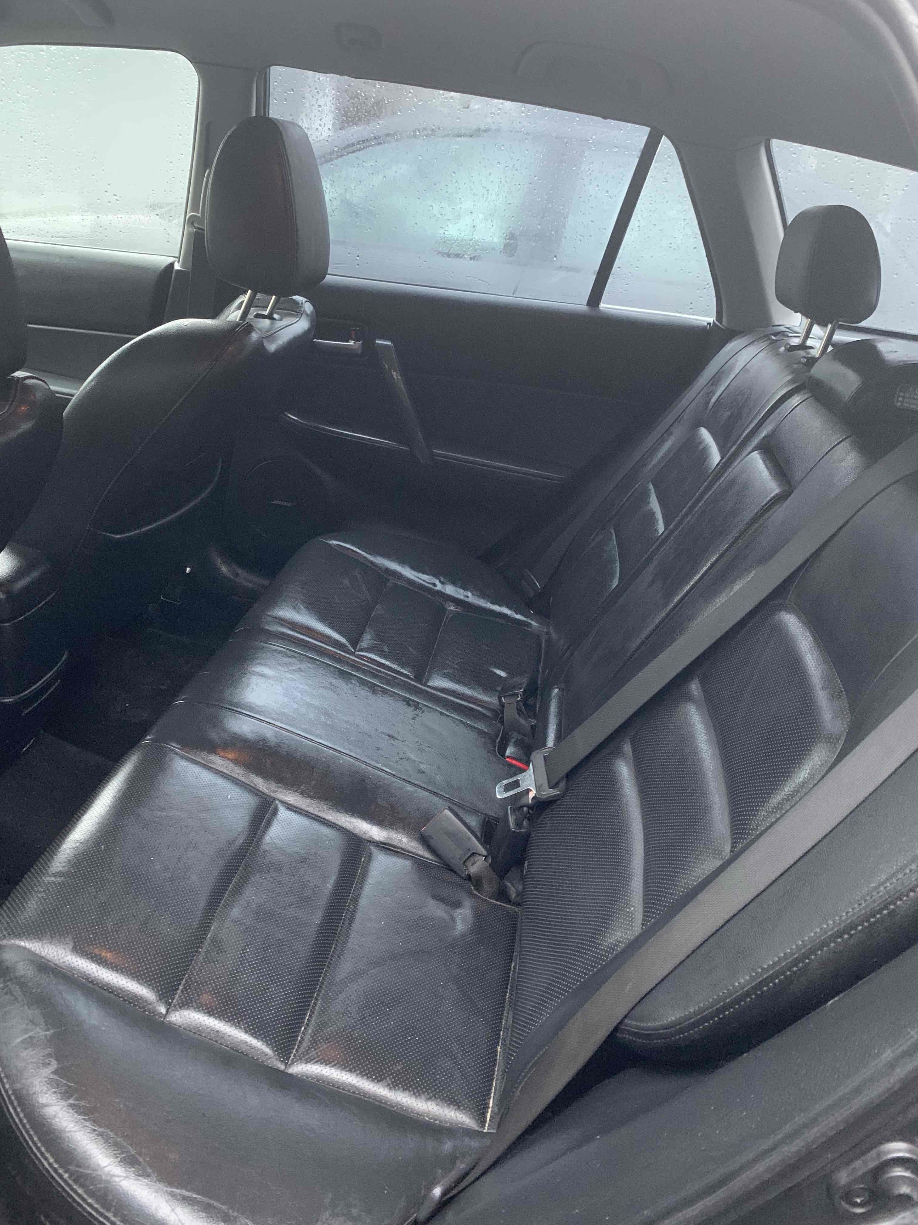 Grå Mazda 6 fra 2005
