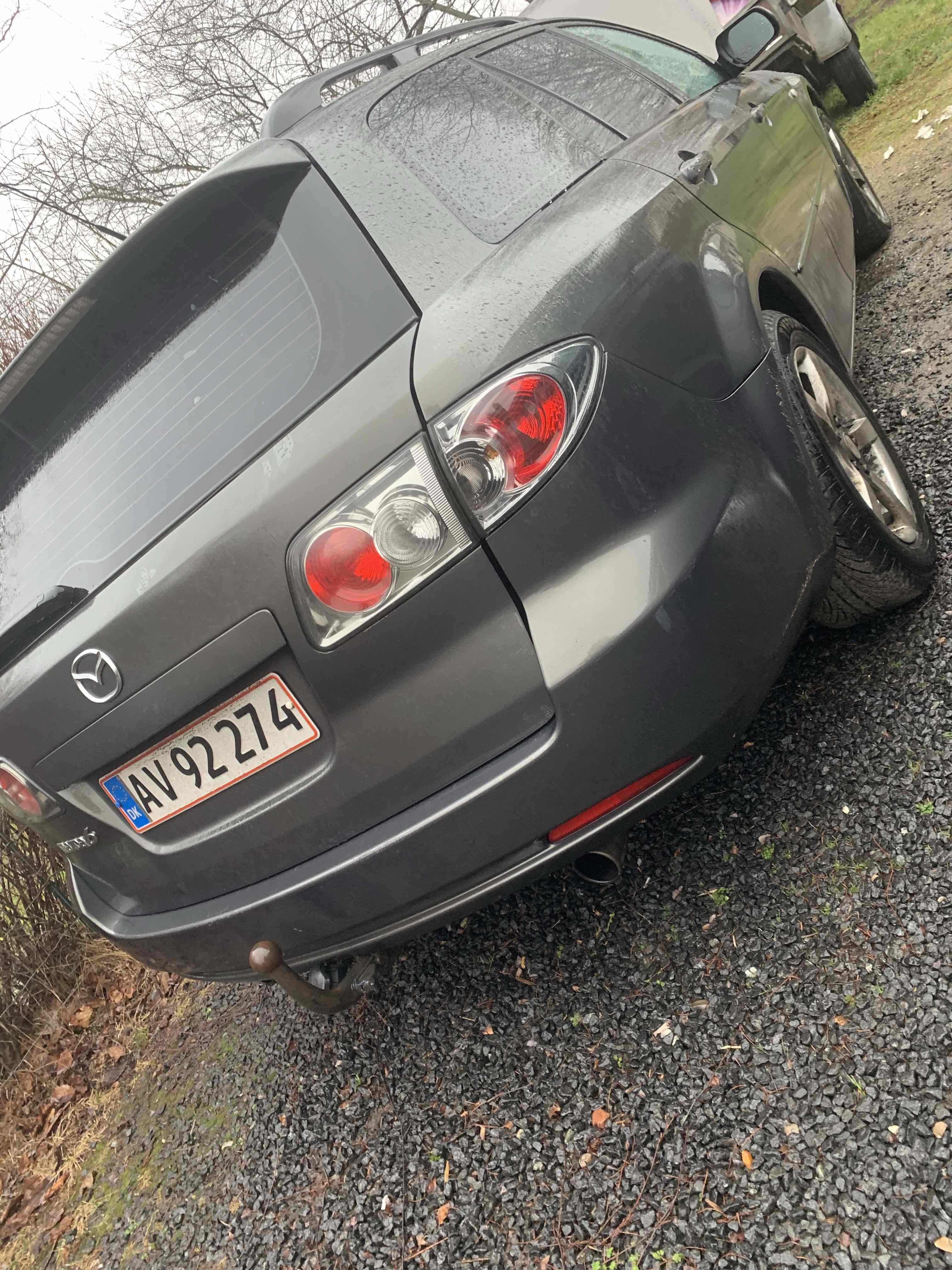 Grå Mazda 6 fra 2005