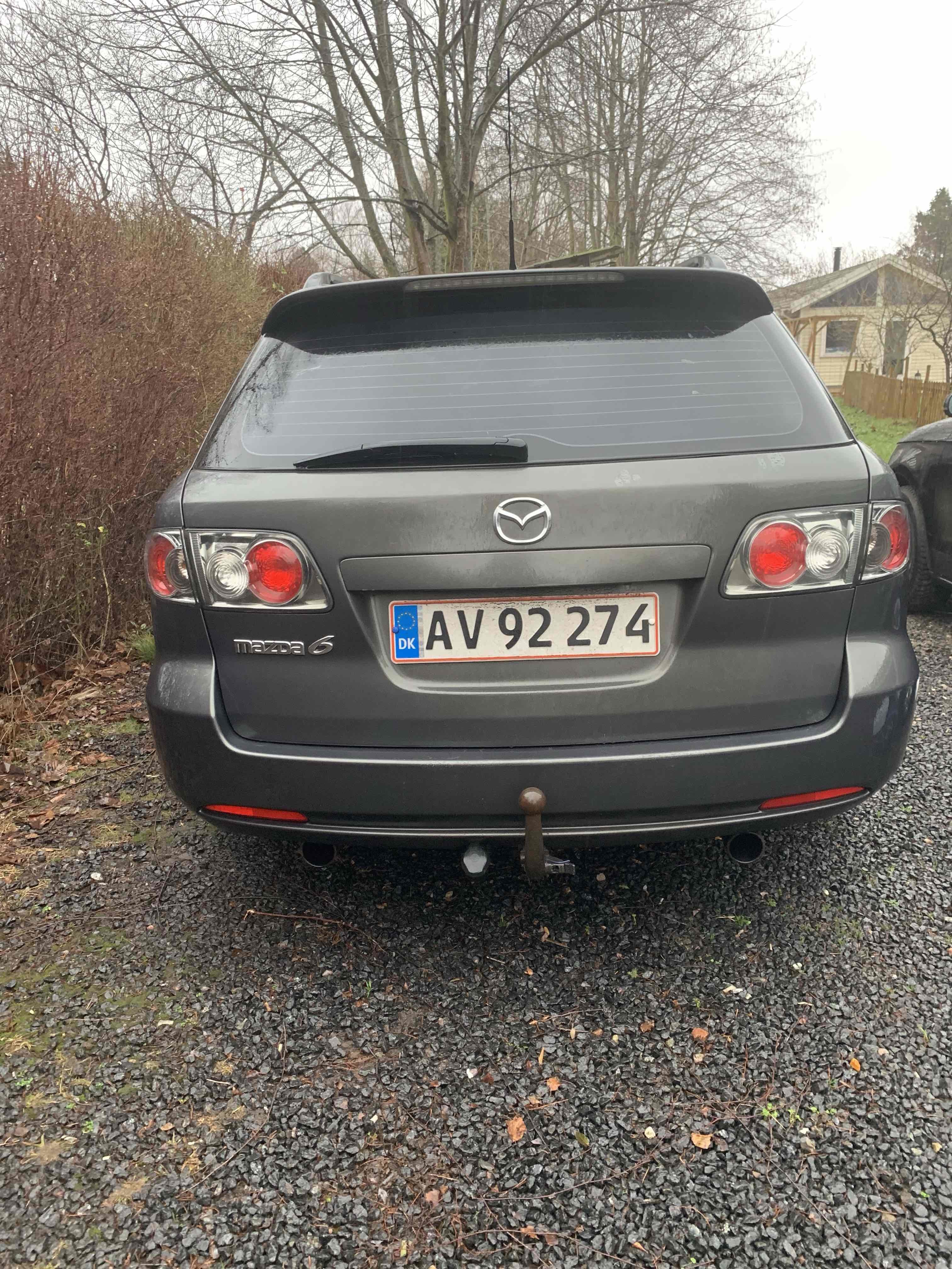 Grå Mazda 6 fra 2005