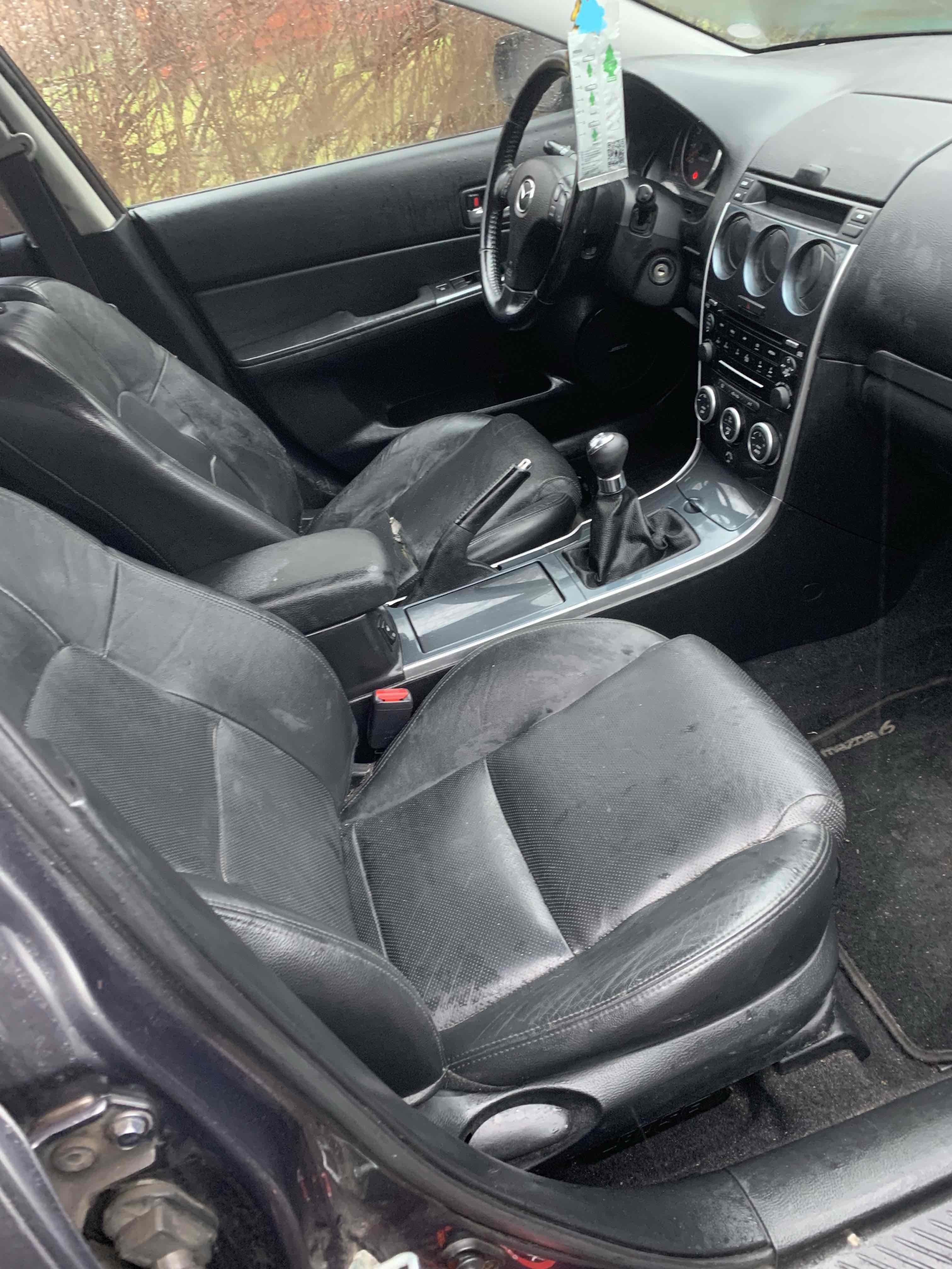 Grå Mazda 6 fra 2005