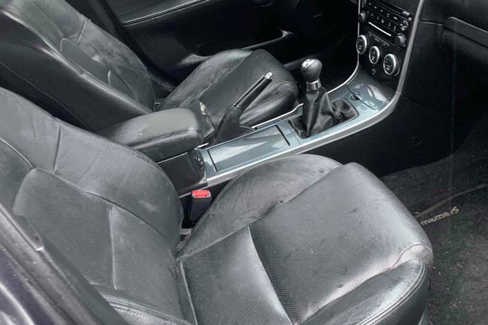 Grå Mazda 6 fra 2005