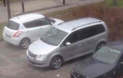 Grå VW Touran fra 2007