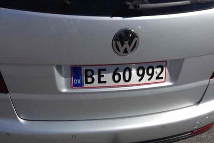 Grå VW Touran fra 2007