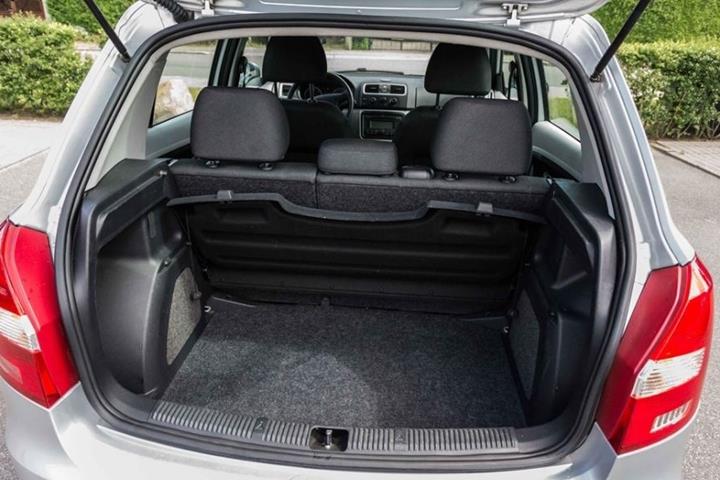 Grå Skoda Fabia fra 2007