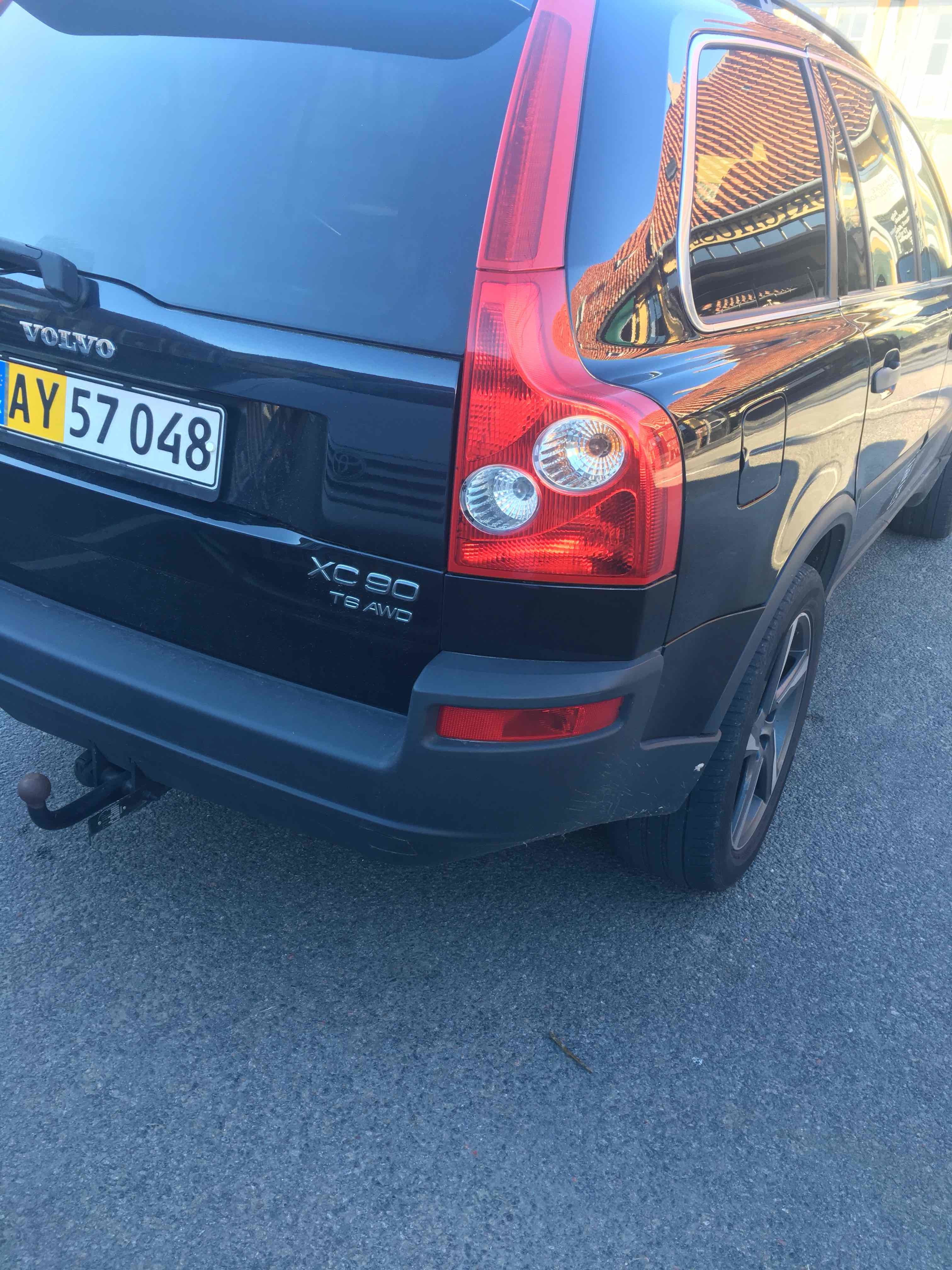 Sort Volvo XC40 fra 2004