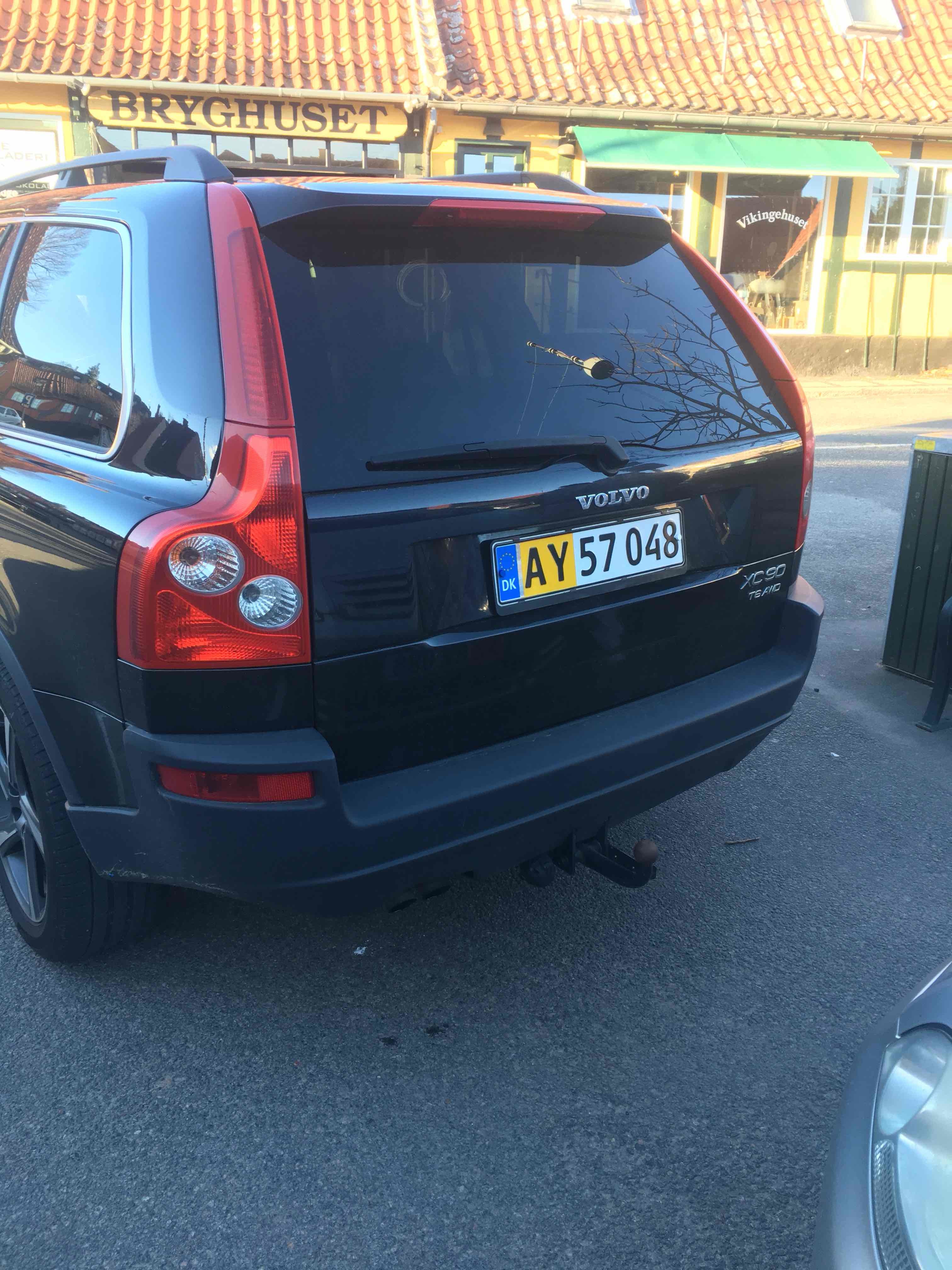 Sort Volvo XC40 fra 2004