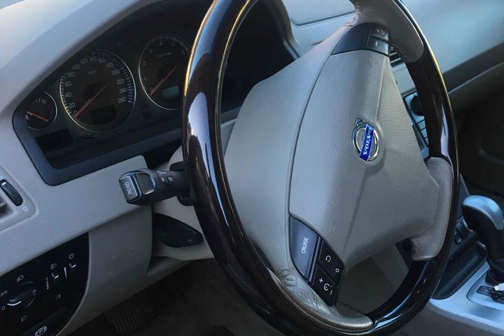Sort Volvo XC40 fra 2004