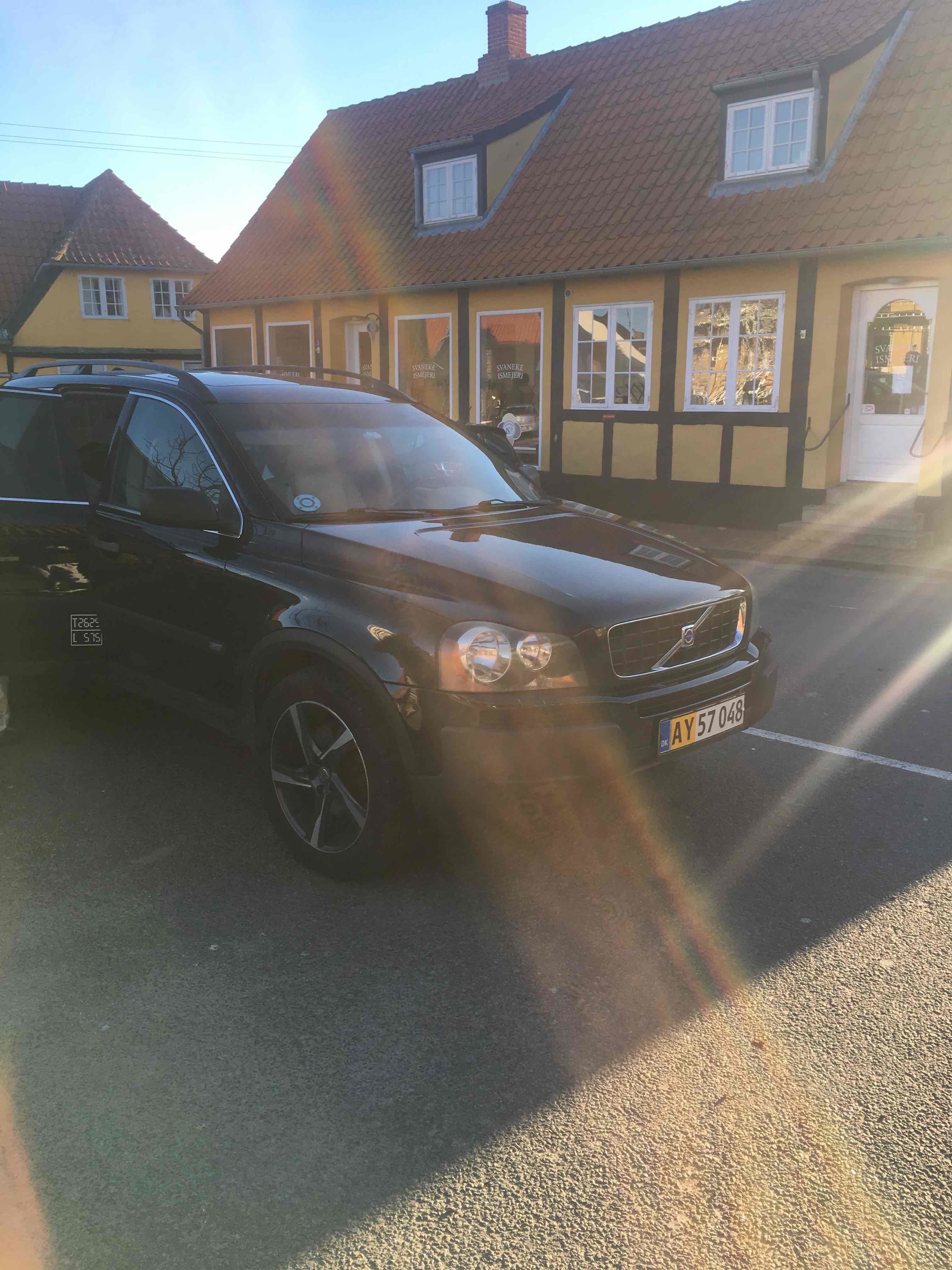 Sort Volvo XC40 fra 2004
