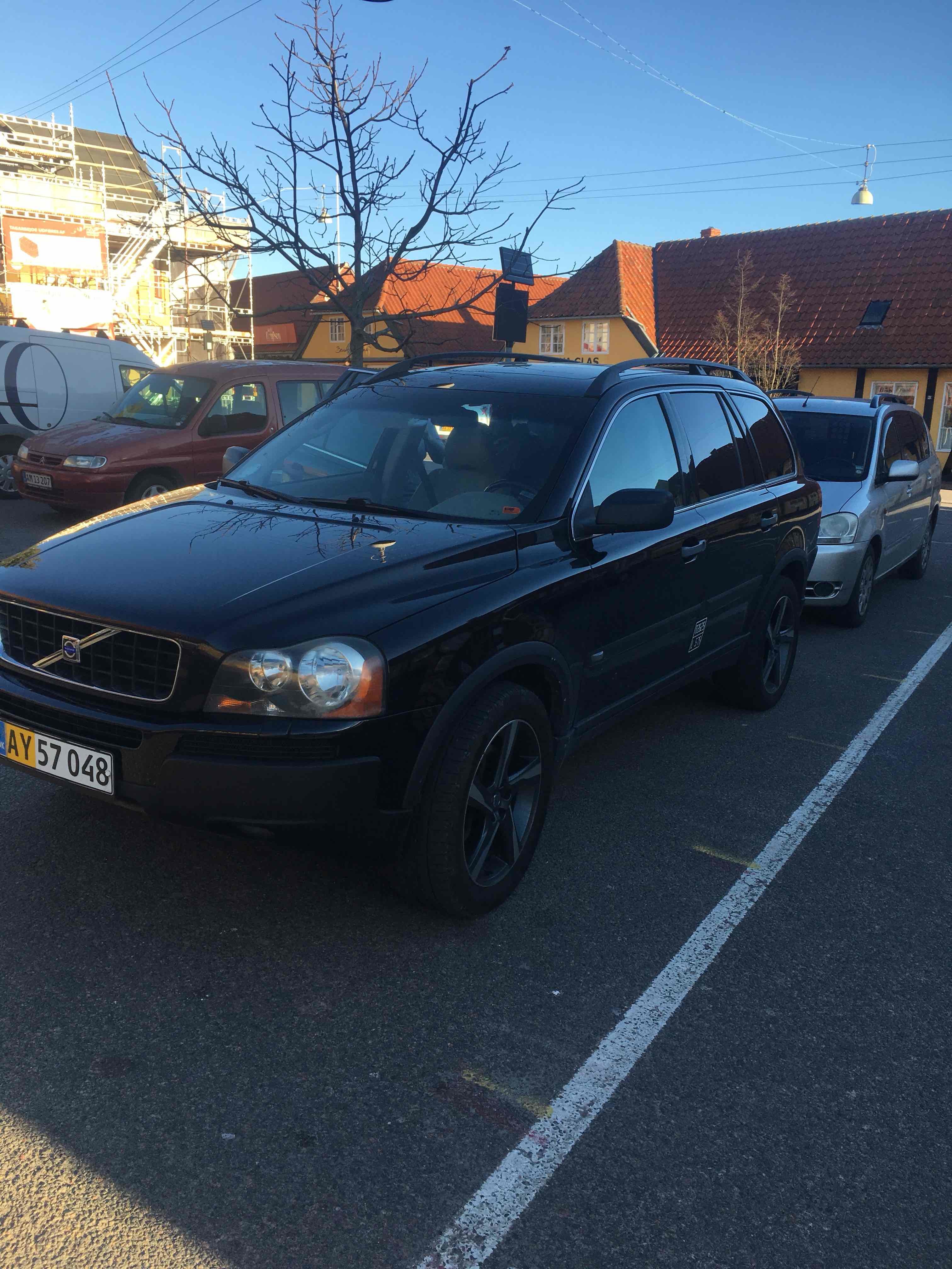 Sort Volvo XC40 fra 2004