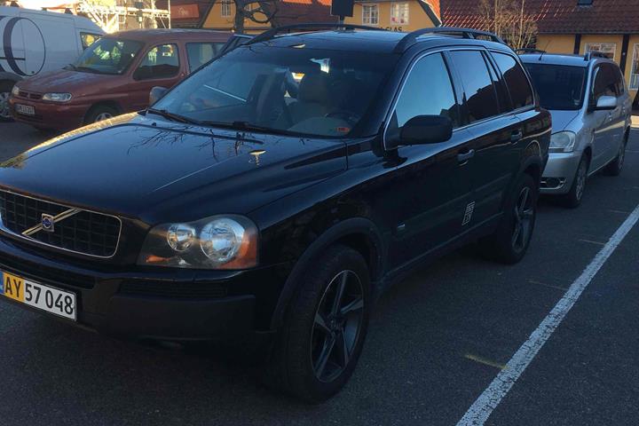 Sort Volvo XC40 fra 2004