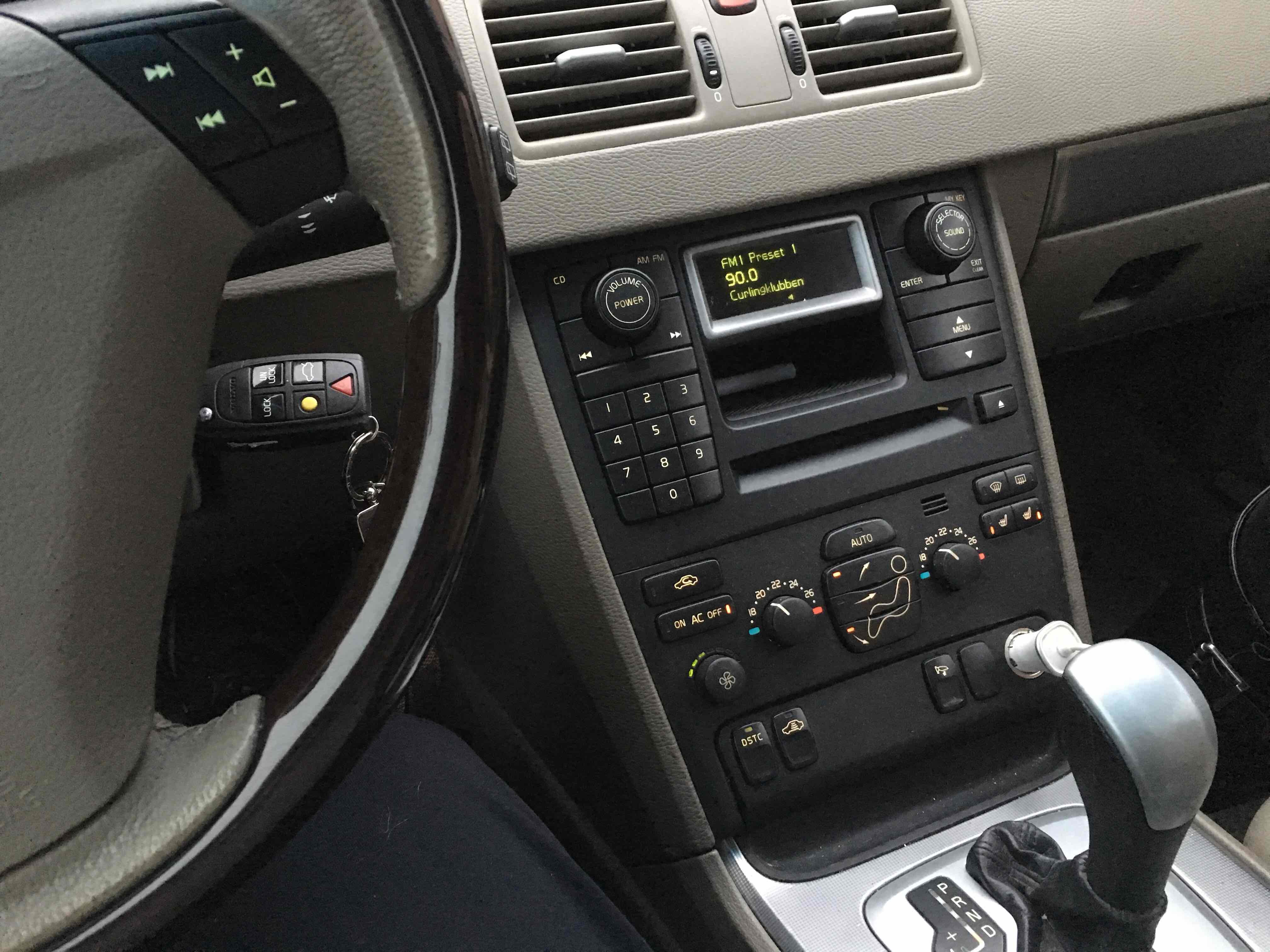 Sort Volvo XC40 fra 2004