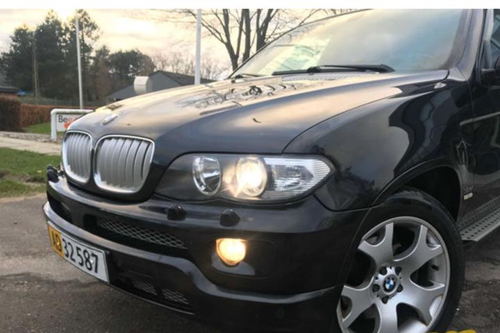 Sort BMW X5 fra 2004
