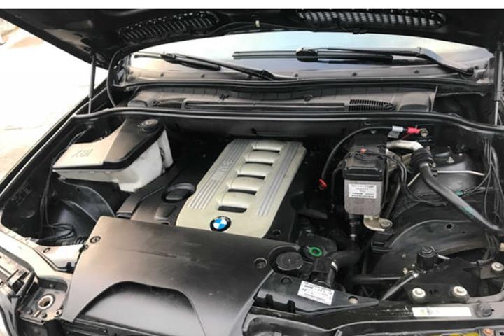 Sort BMW X5 fra 2004
