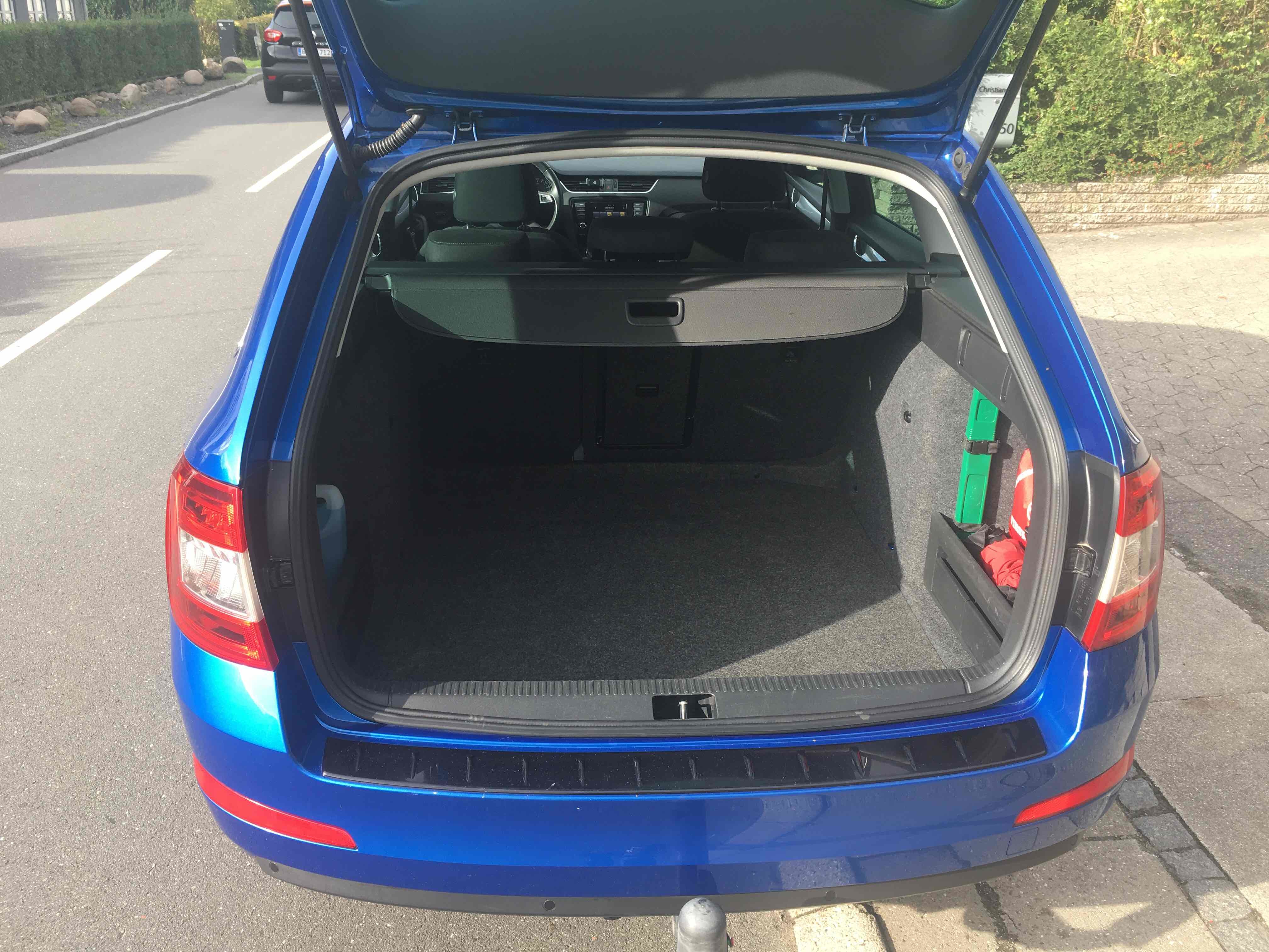 Blå Skoda Octavia fra 2014