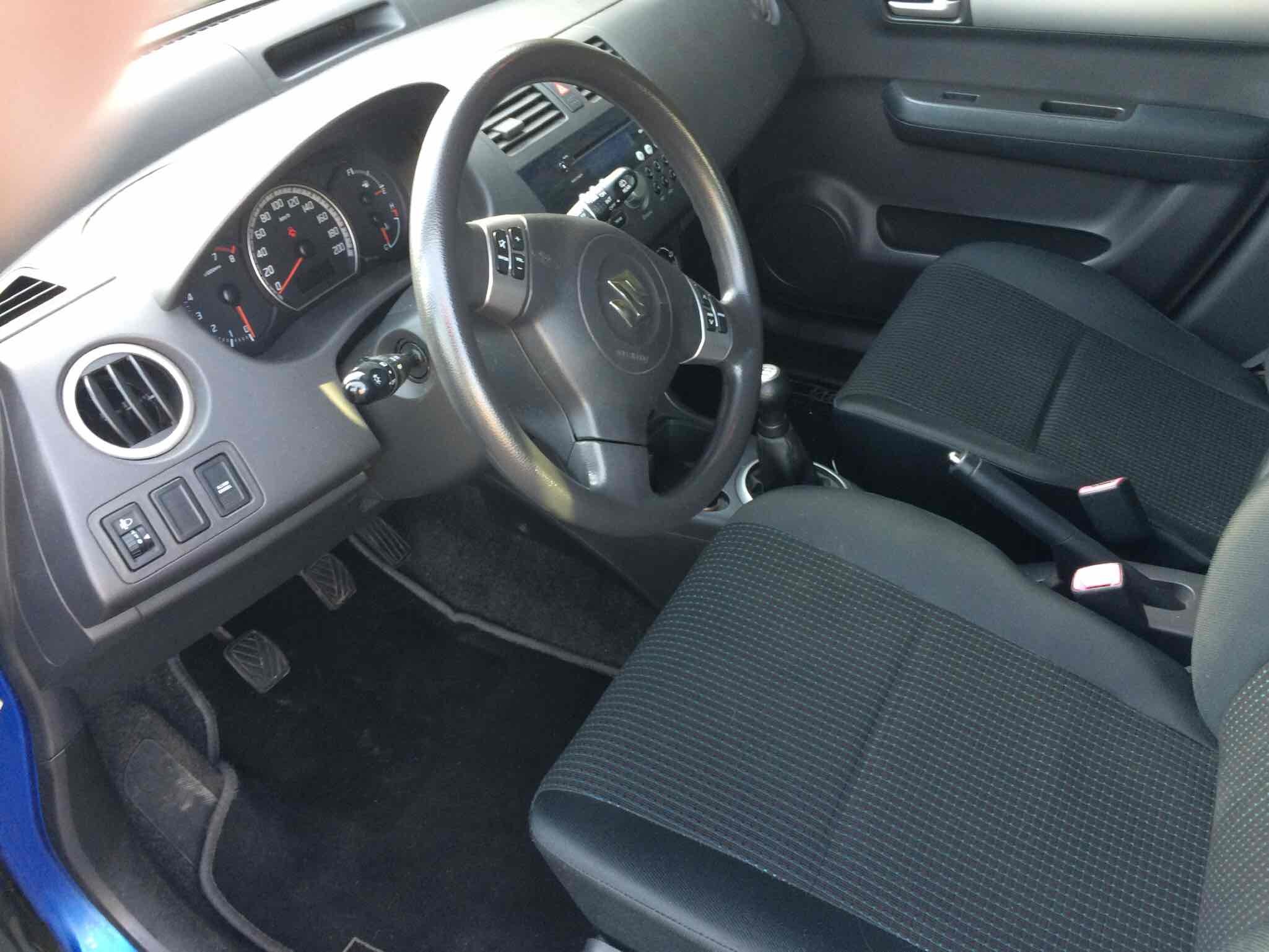 Blå Suzuki Swift fra 2006