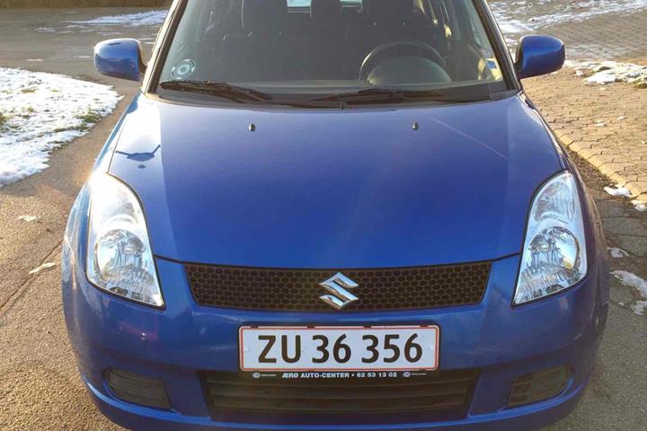 Blå Suzuki Swift fra 2006